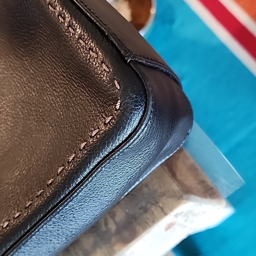 AURIELLE Leather Shoulder Bag - Picture 9 of 12